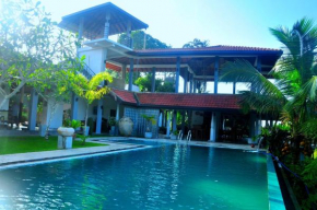Гостиница Ranil's Villa Aluthgama  Brahmanagama